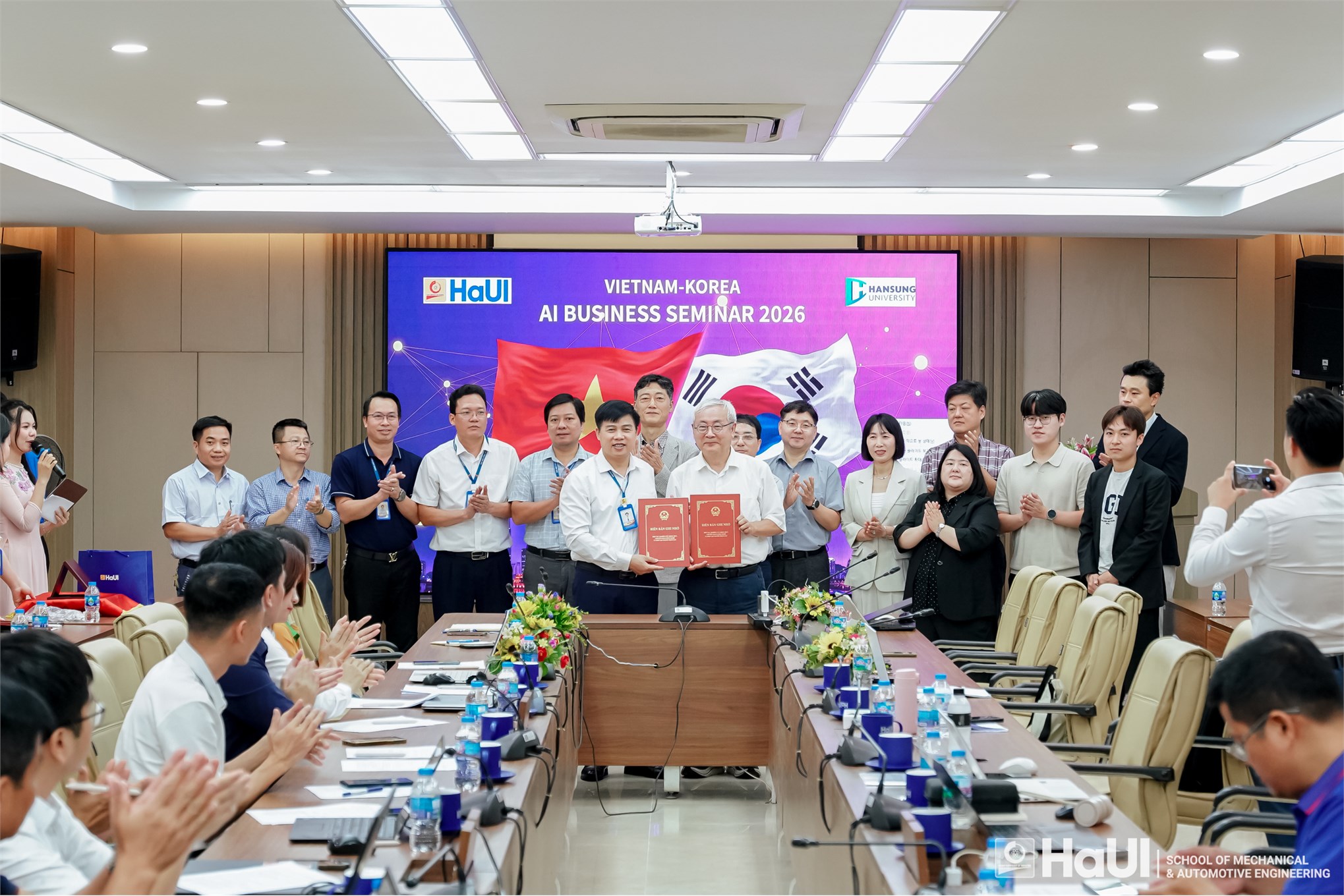 Trường Cơ khí - Ô tô, HaUI hợp tác với Đại học Hansung (Hàn Quốc): Thúc đẩy ứng dụng trí tuệ nhân tạo trong sản xuất và chuyển đổi số doanh nghiệp