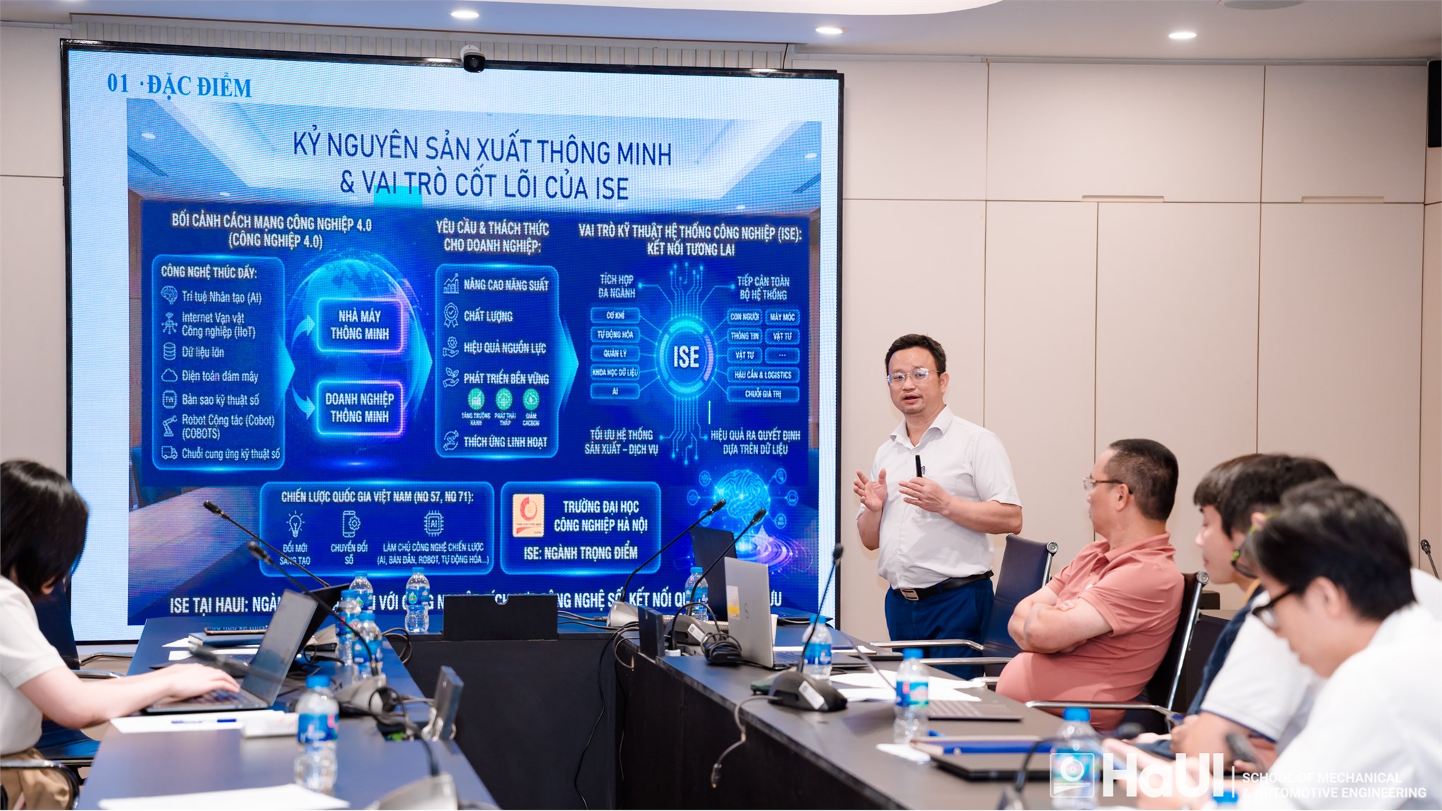 Hội thảo khoa học “Xu hướng công nghệ tối ưu hóa sản xuất trong thời đại số” tại Trường Cơ khí – Ô tô