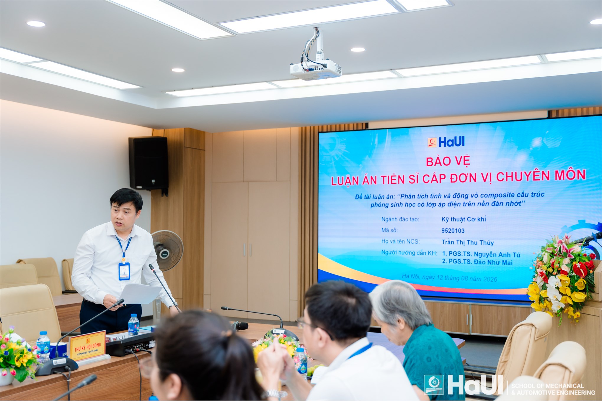 NCS Trần Thị Thu Thủy bảo vệ thành công luận án tiến sĩ cấp đơn vị chuyên môn về nghiên cứu vỏ composite phỏng sinh học