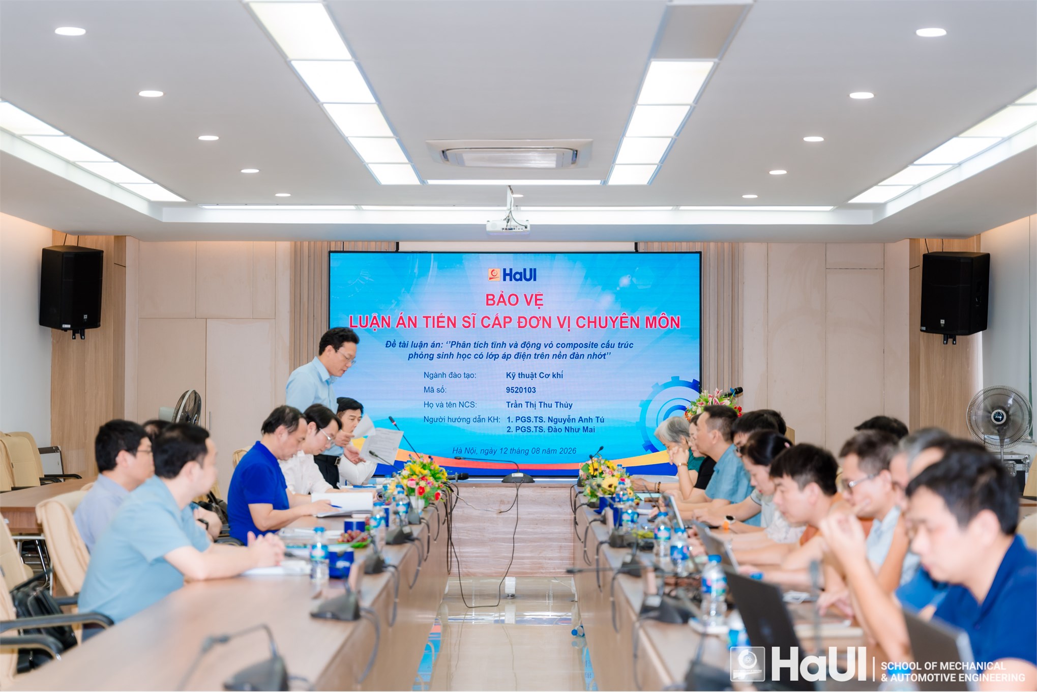 NCS Trần Thị Thu Thủy bảo vệ thành công luận án tiến sĩ cấp đơn vị chuyên môn về nghiên cứu vỏ composite phỏng sinh học