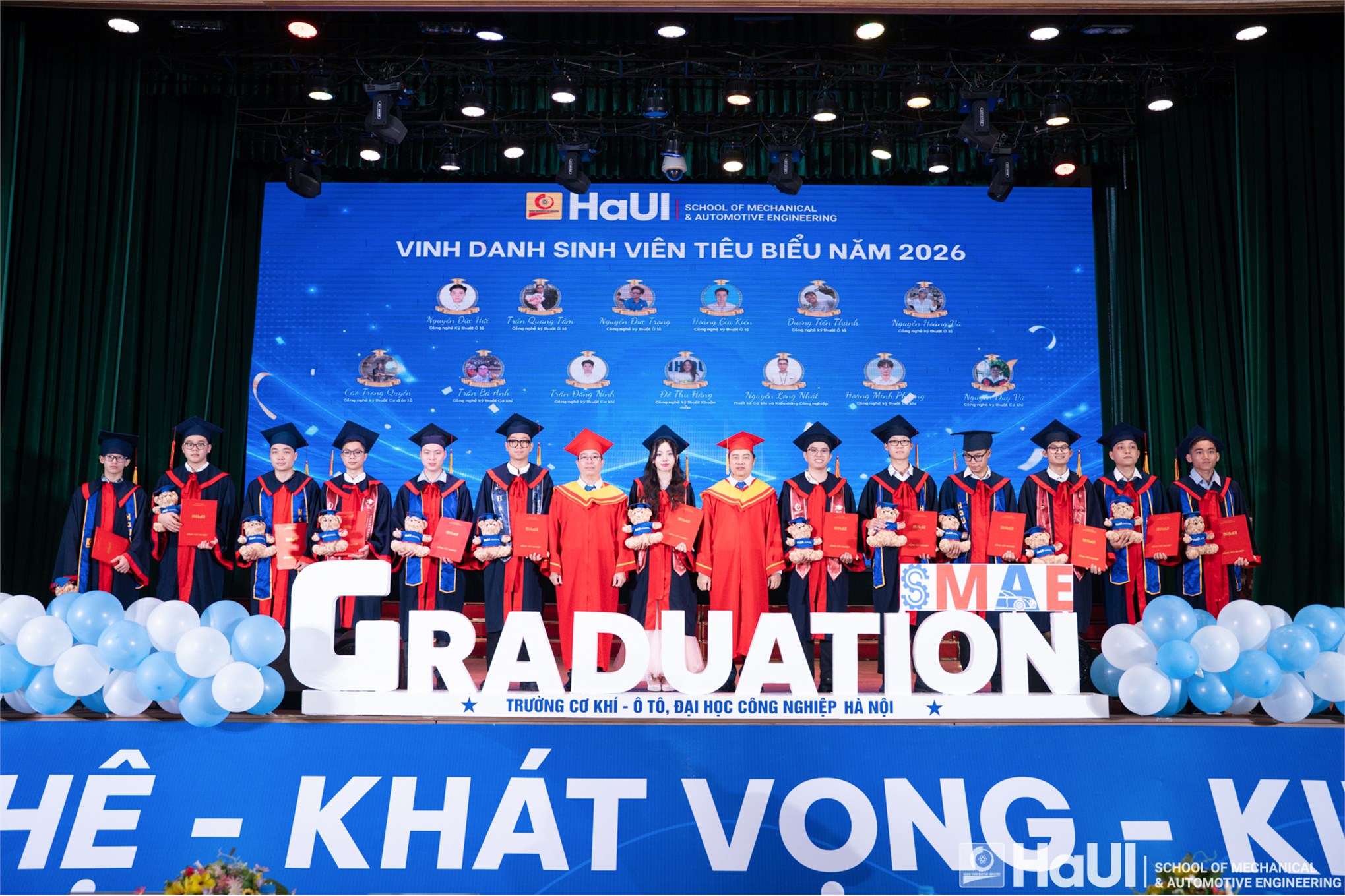 Lễ Tốt nghiệp 2026 Trường Cơ khí - Ô tô: Dấu mốc trưởng thành, khởi đầu hành trình vươn xa