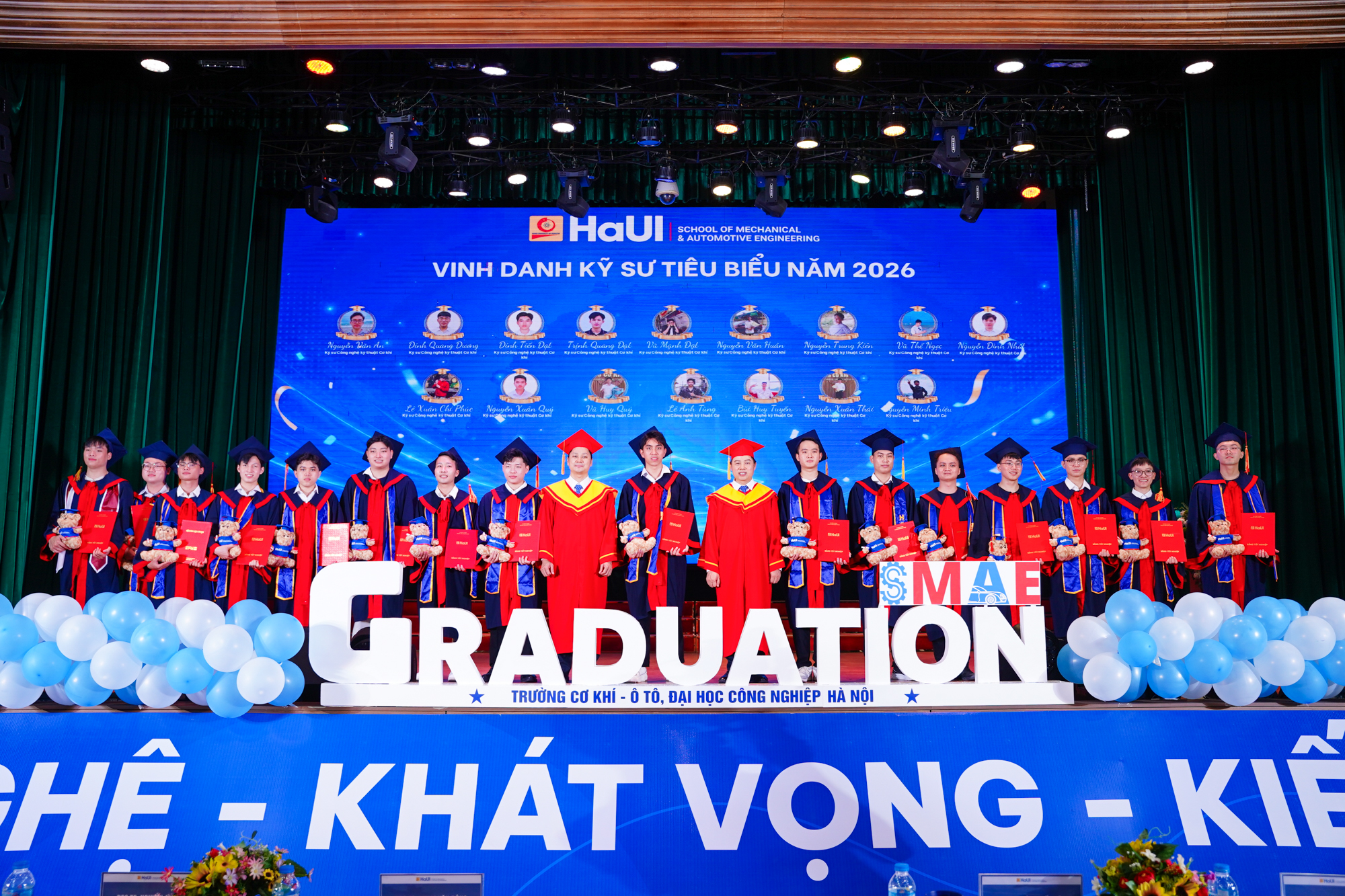 Lễ Tốt nghiệp 2026 Trường Cơ khí - Ô tô: Dấu mốc trưởng thành, khởi đầu hành trình vươn xa