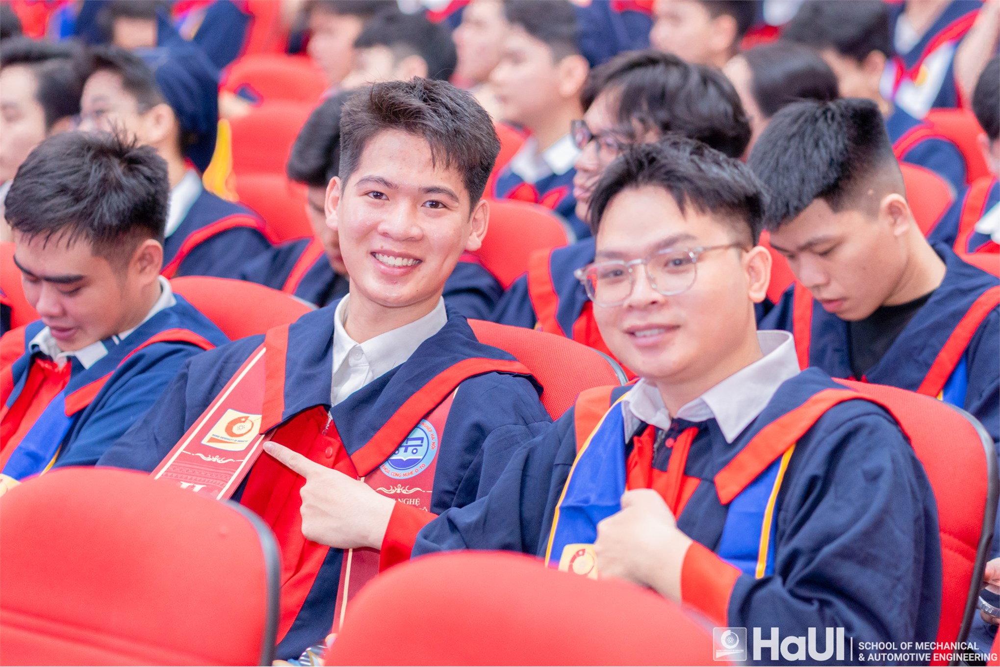 Lễ Tốt nghiệp 2026 Trường Cơ khí - Ô tô: Dấu mốc trưởng thành, khởi đầu hành trình vươn xa