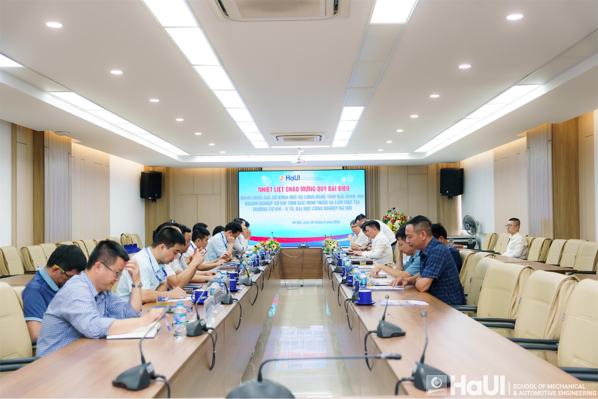 School of Mechanical and Automotive Engineering, HaUI promotes cooperation with Department of Science and Technology of Bac Ninh province and the mechanical engineering business community