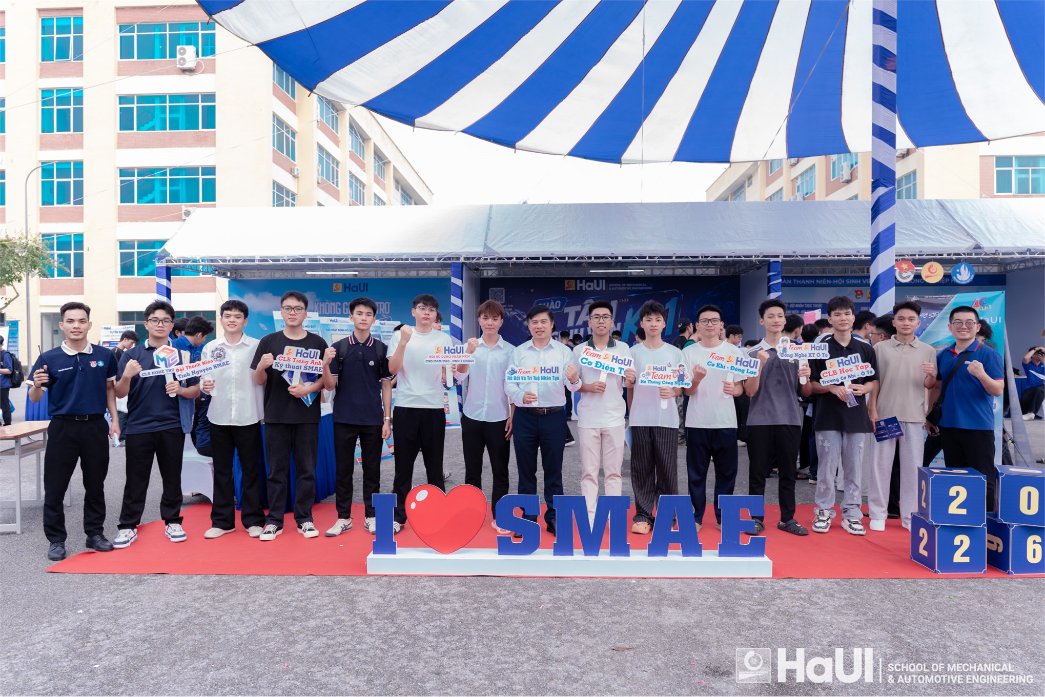 Chào đón tân sinh viên K21 Trường Cơ khí – Ô tô: Khởi đầu hành trình tri thức, kiến tạo tương lai
