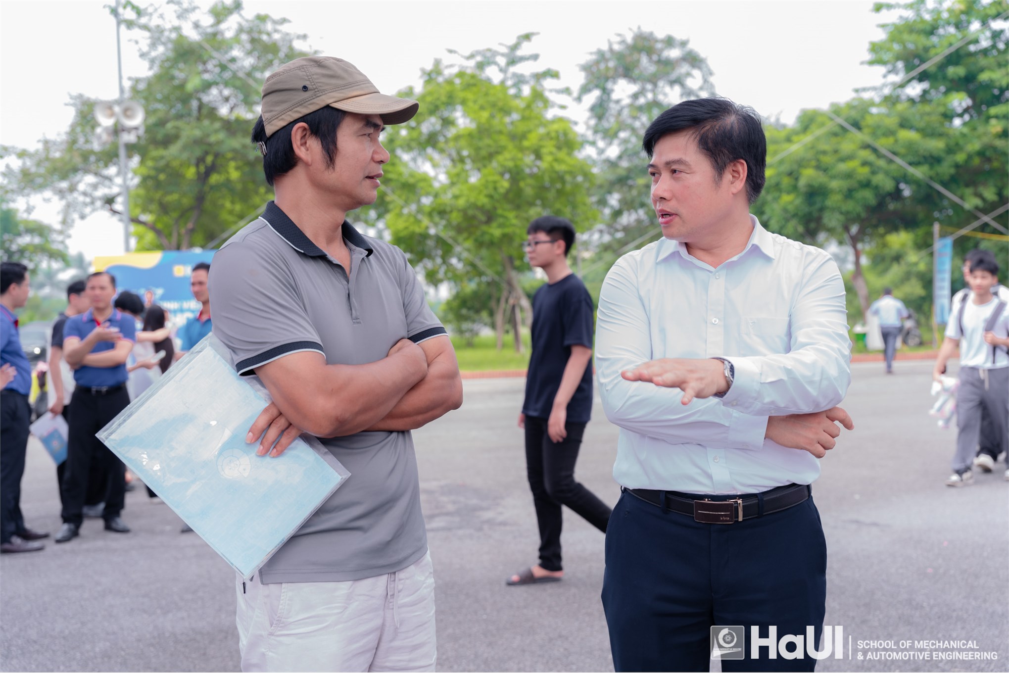 Chào đón tân sinh viên K21 Trường Cơ khí – Ô tô: Khởi đầu hành trình tri thức, kiến tạo tương lai