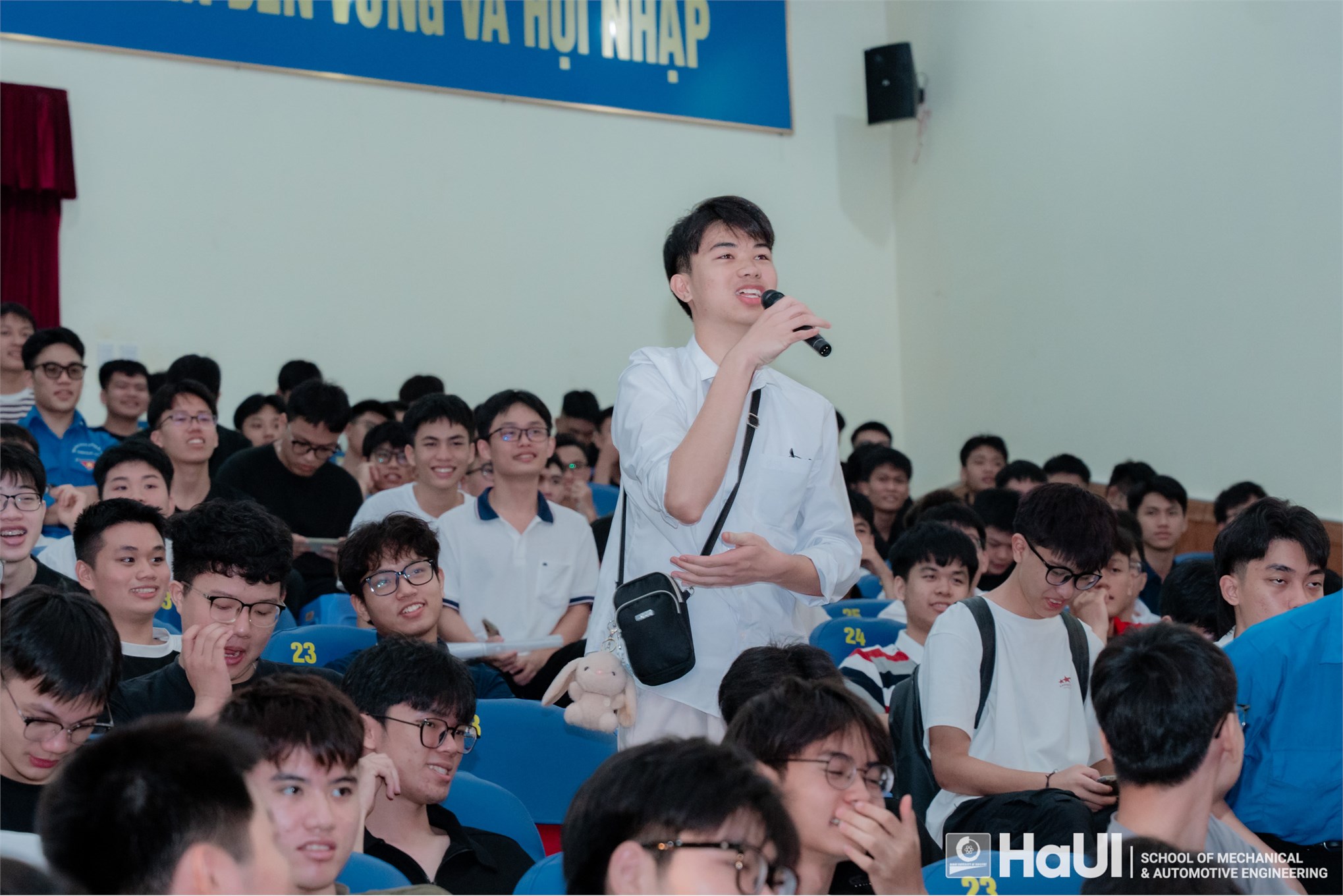 Chào đón tân sinh viên K21 Trường Cơ khí – Ô tô: Khởi đầu hành trình tri thức, kiến tạo tương lai