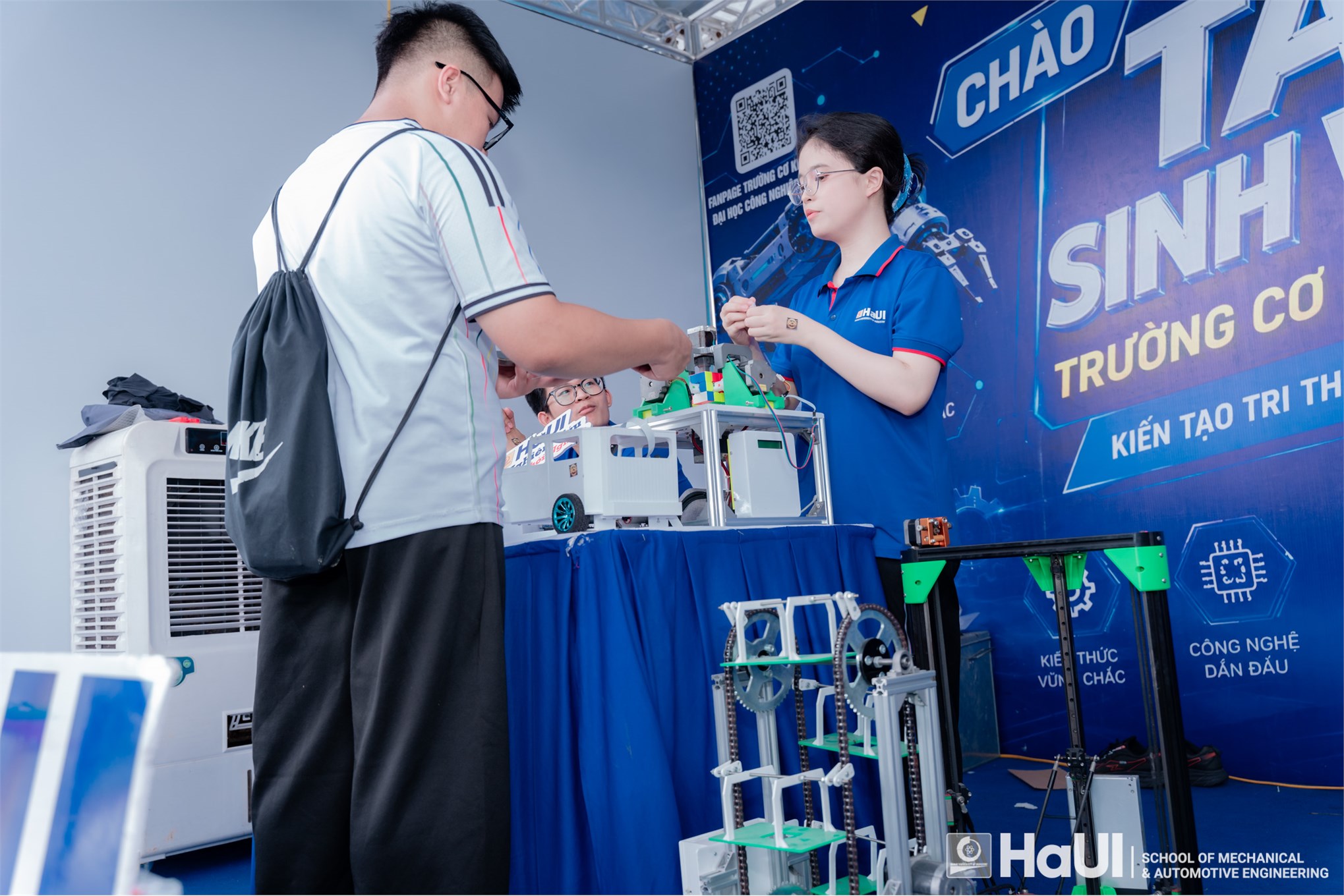 Chào đón tân sinh viên K21 Trường Cơ khí – Ô tô: Khởi đầu hành trình tri thức, kiến tạo tương lai