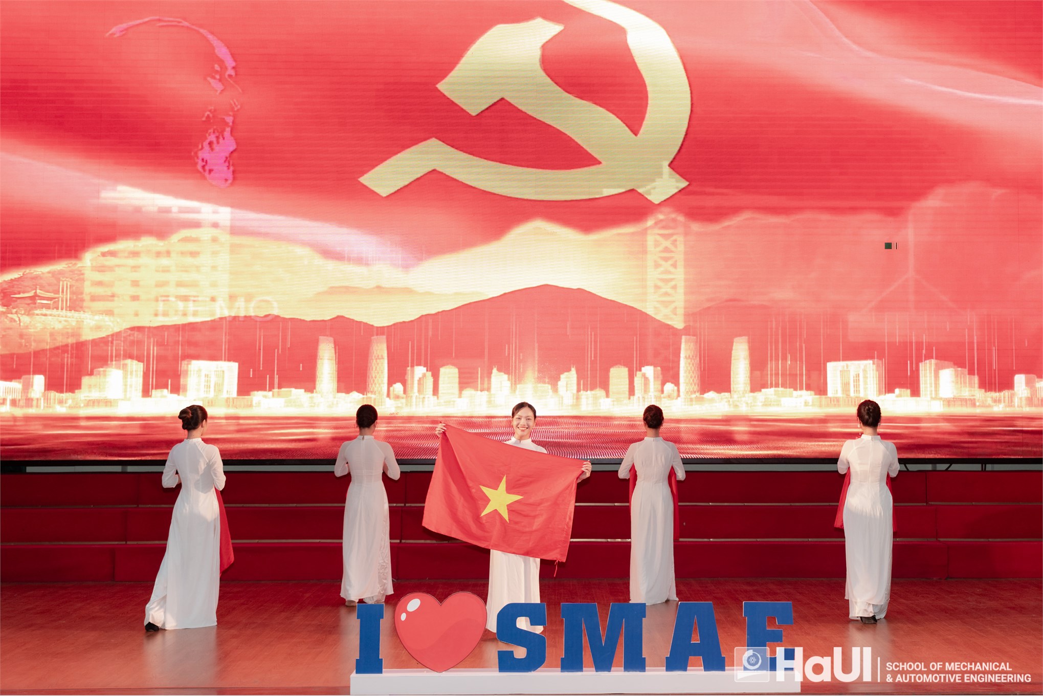 Chào đón tân sinh viên K21 Trường Cơ khí – Ô tô: Khởi đầu hành trình tri thức, kiến tạo tương lai