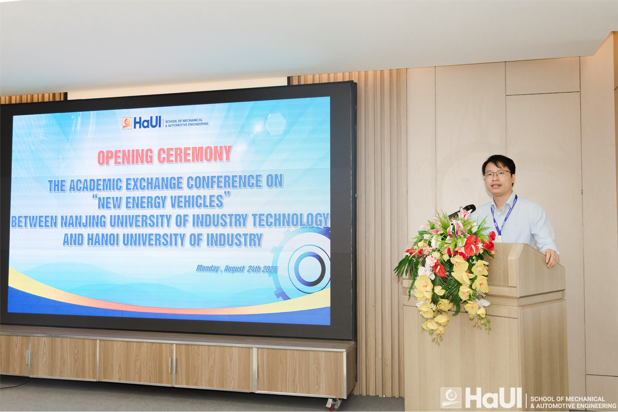 Hội thảo học thuật: “Xe năng lượng mới” – Thúc đẩy hợp tác và phát triển bền vững