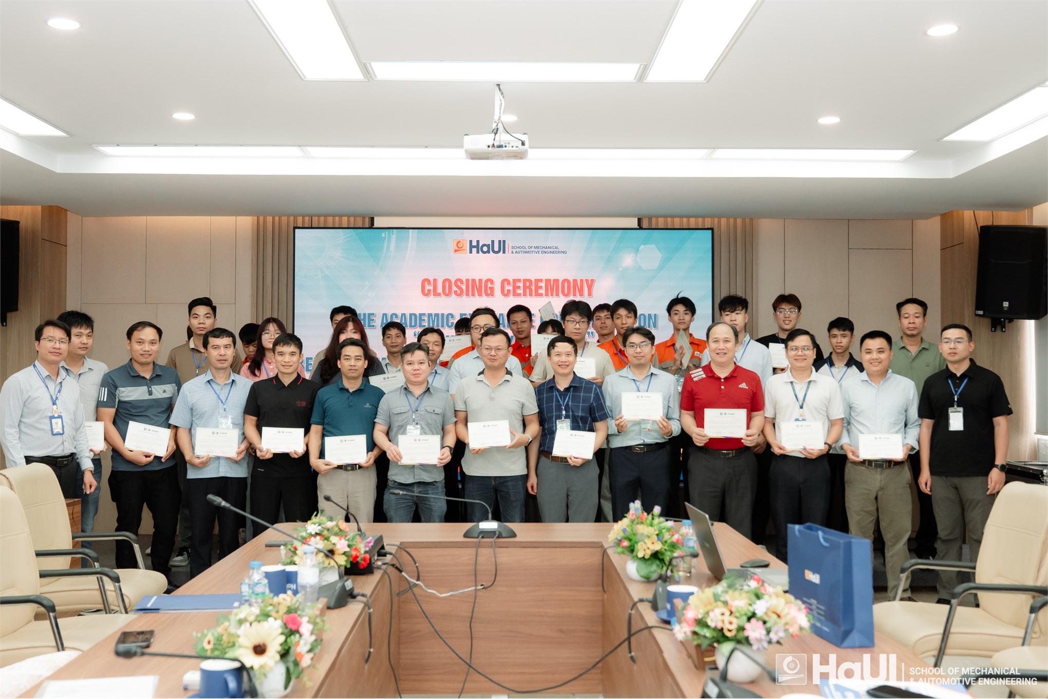 Hội thảo học thuật: “Xe năng lượng mới” – Thúc đẩy hợp tác và phát triển bền vững