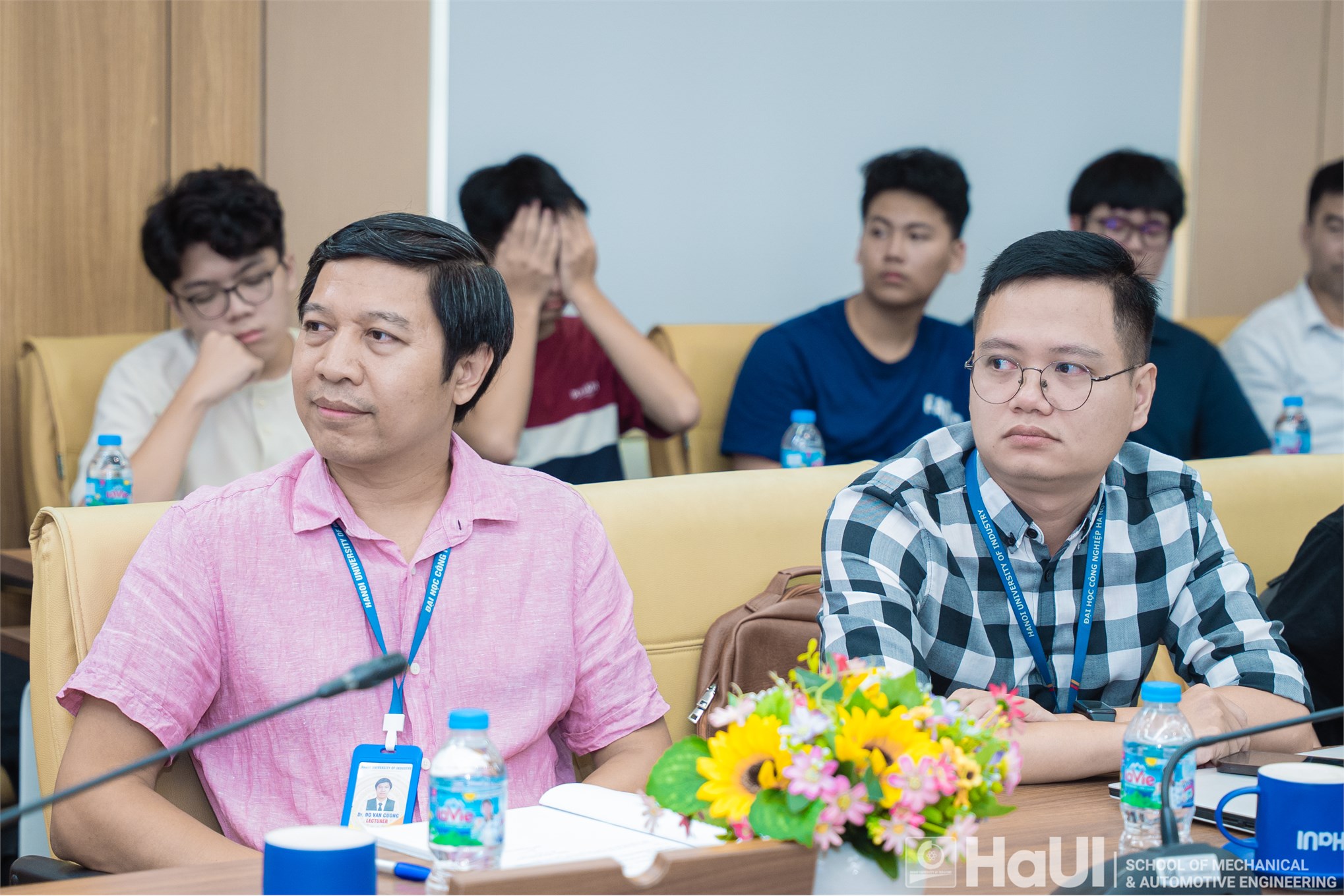 Trường Cơ khí - Ô tô chào đón tân sinh viên K21 chương trình tiếng Anh: Khởi đầu hành trình hội nhập toàn cầu