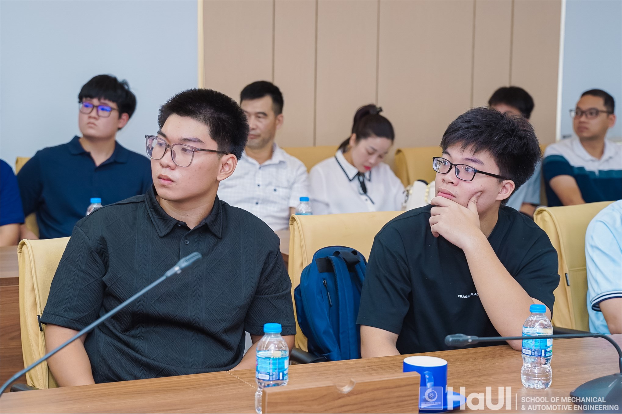 Trường Cơ khí - Ô tô chào đón tân sinh viên K21 chương trình tiếng Anh: Khởi đầu hành trình hội nhập toàn cầu