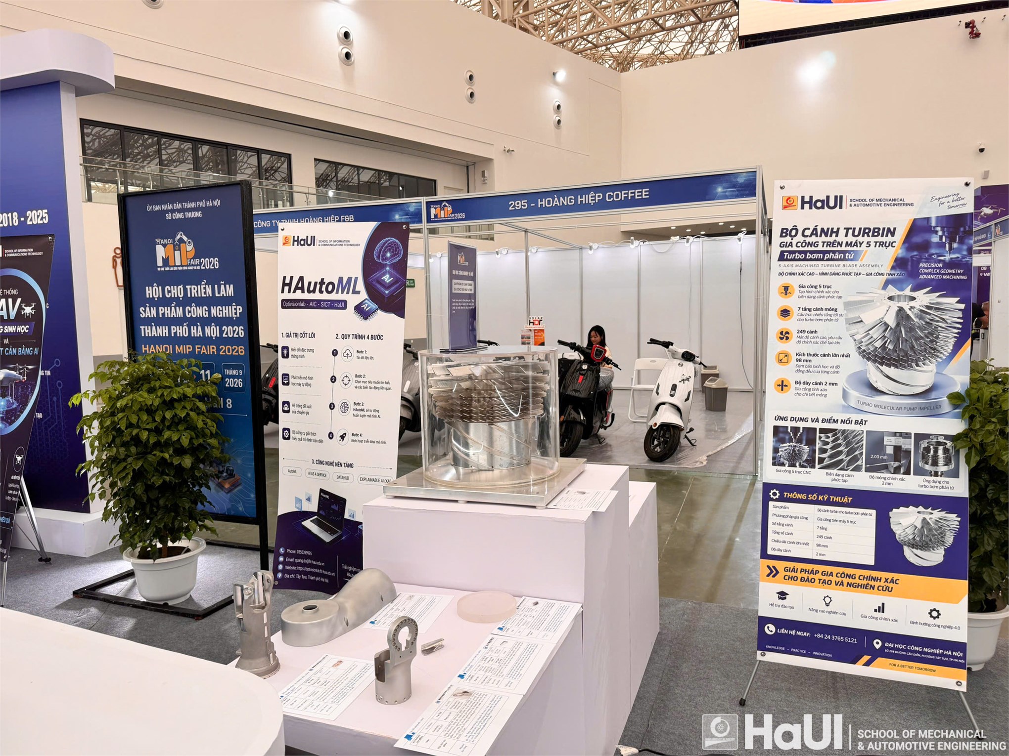 Trường Cơ khí – Ô tô, HaUI khẳng định năng lực khoa học công nghệ tại Hội chợ Triển lãm sản phẩm Công nghiệp Hà Nội 2026