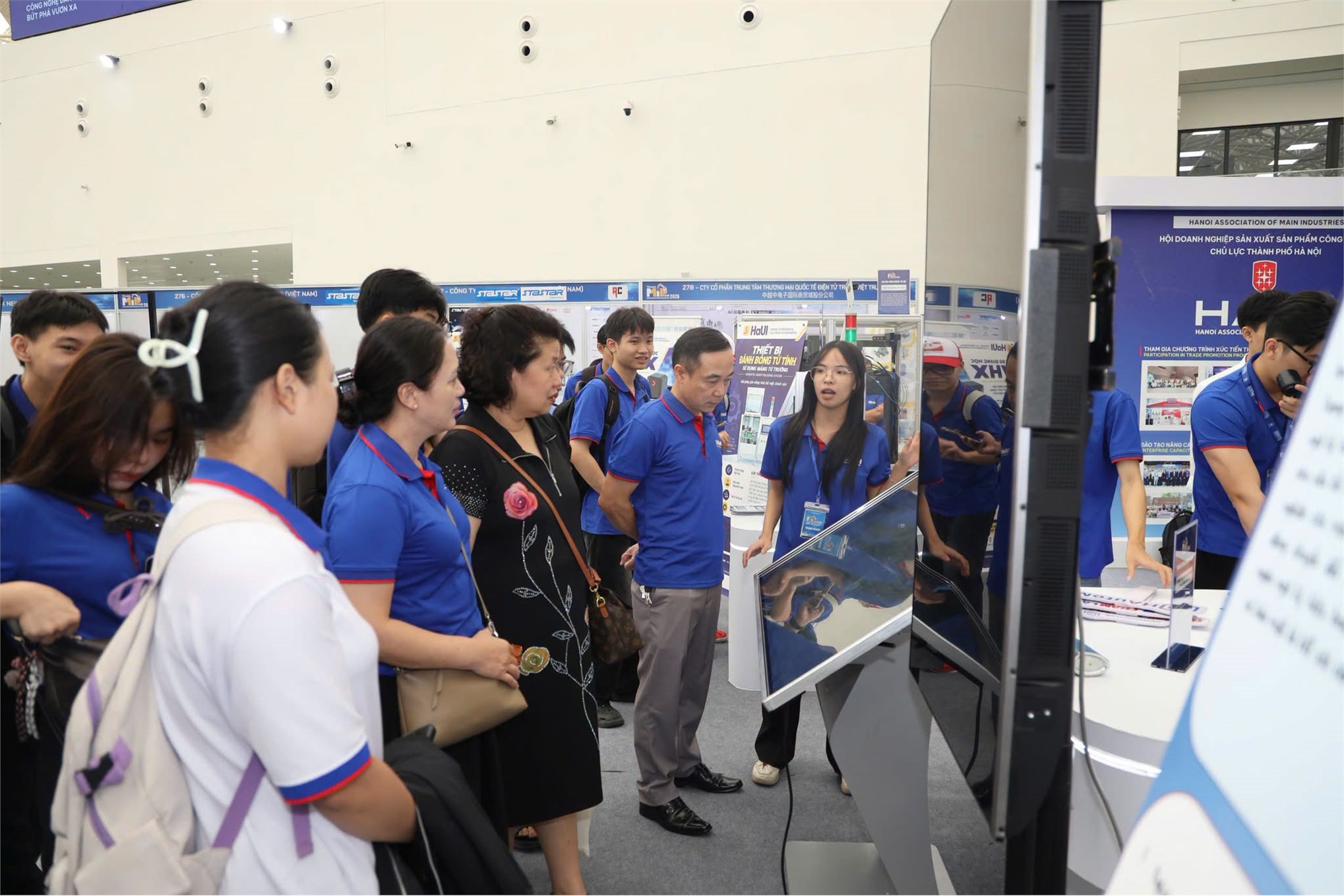Trường Cơ khí – Ô tô, HaUI khẳng định năng lực khoa học công nghệ tại Hội chợ Triển lãm sản phẩm Công nghiệp Hà Nội 2026