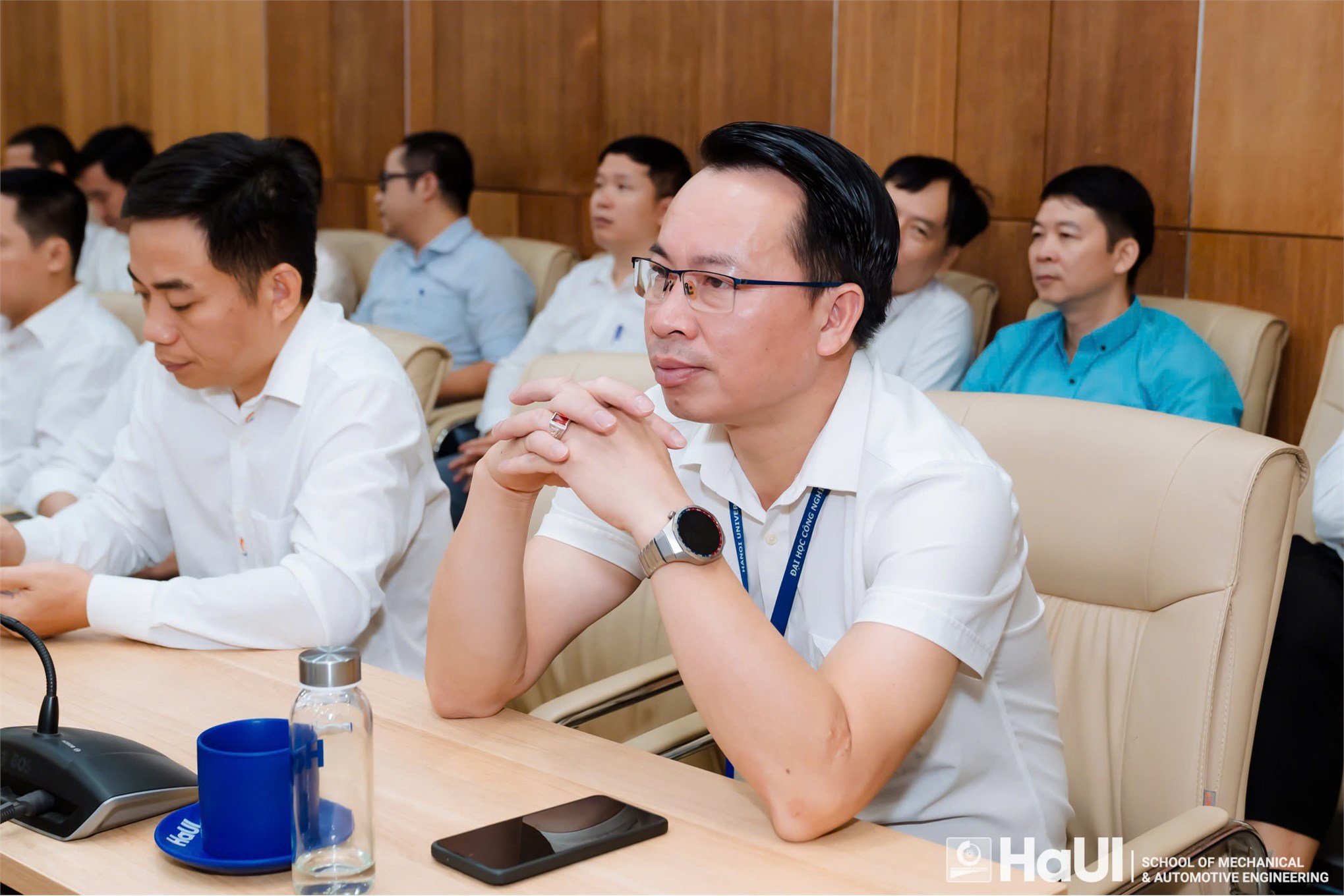 Hội nghị viên chức, người lao động Trường Cơ khí – Ô tô năm 2026: Đổi mới, sáng tạo, quyết tâm thực hiện thắng lợi nhiệm vụ năm học mới