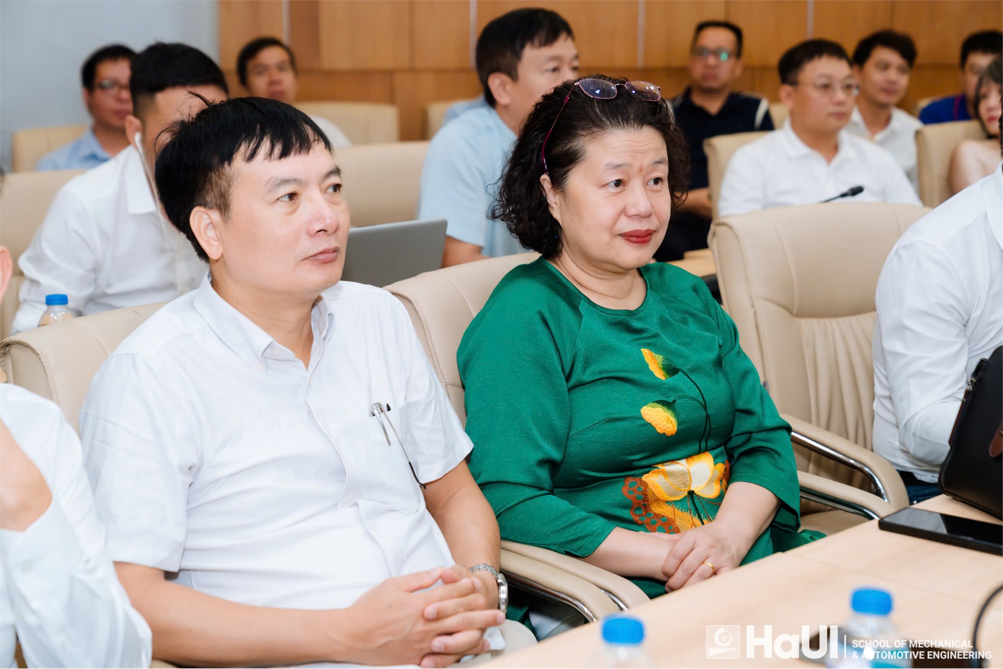 Hội nghị viên chức, người lao động Trường Cơ khí – Ô tô năm 2026: Đổi mới, sáng tạo, quyết tâm thực hiện thắng lợi nhiệm vụ năm học mới