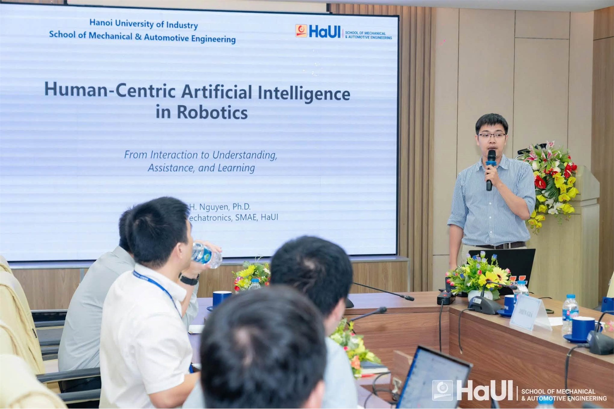 Hội thảo khoa học “Ứng dụng trí tuệ nhân tạo và công nghệ xử lý ảnh trong các hệ thống cơ điện tử thông minh” tại Trường Cơ khí – Ô tô