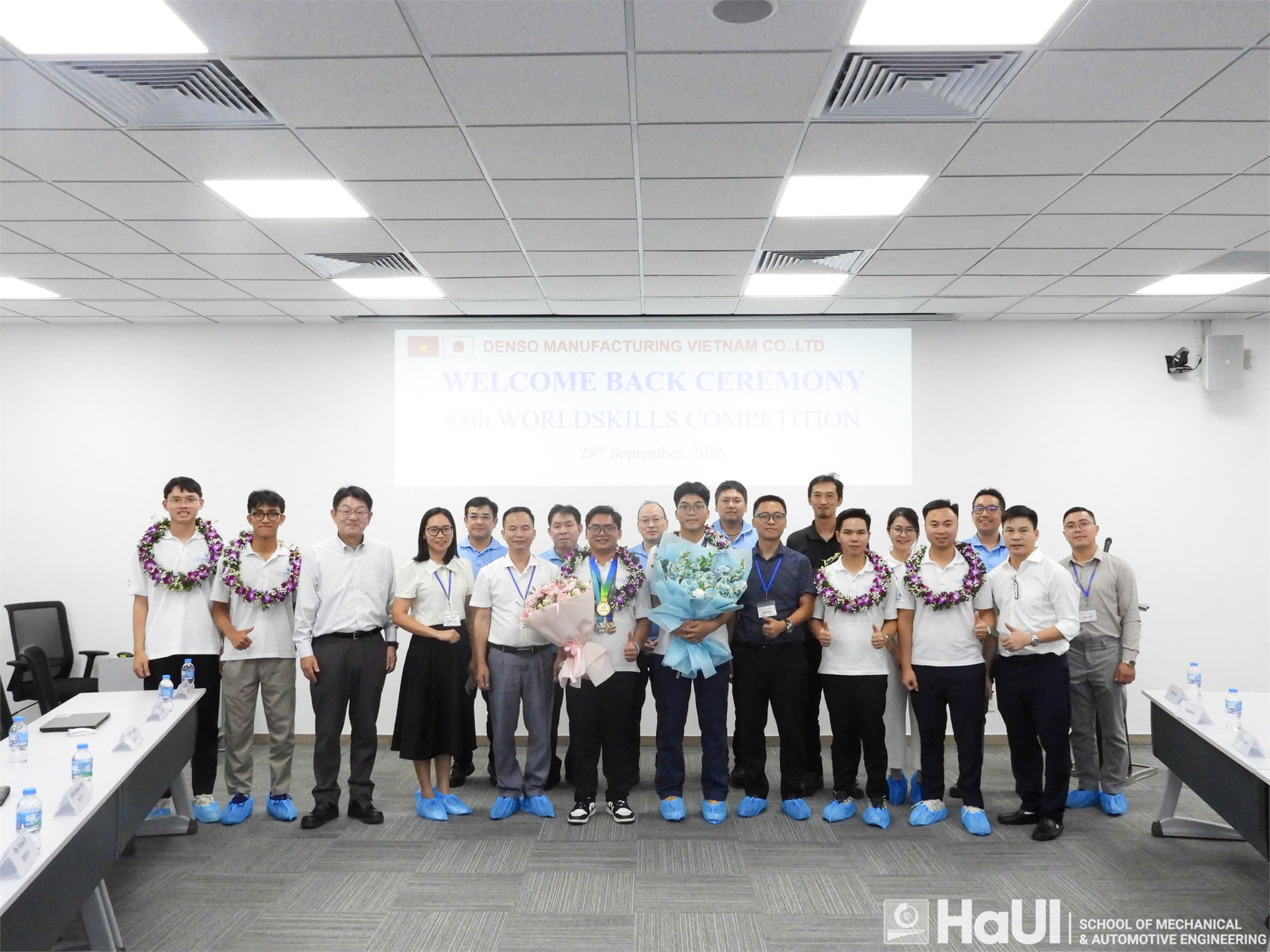 Sinh viên Trường Cơ khí – Ô tô xuất sắc giành Huy chương Kỹ năng nghề xuất sắc tại WorldSkills 2026