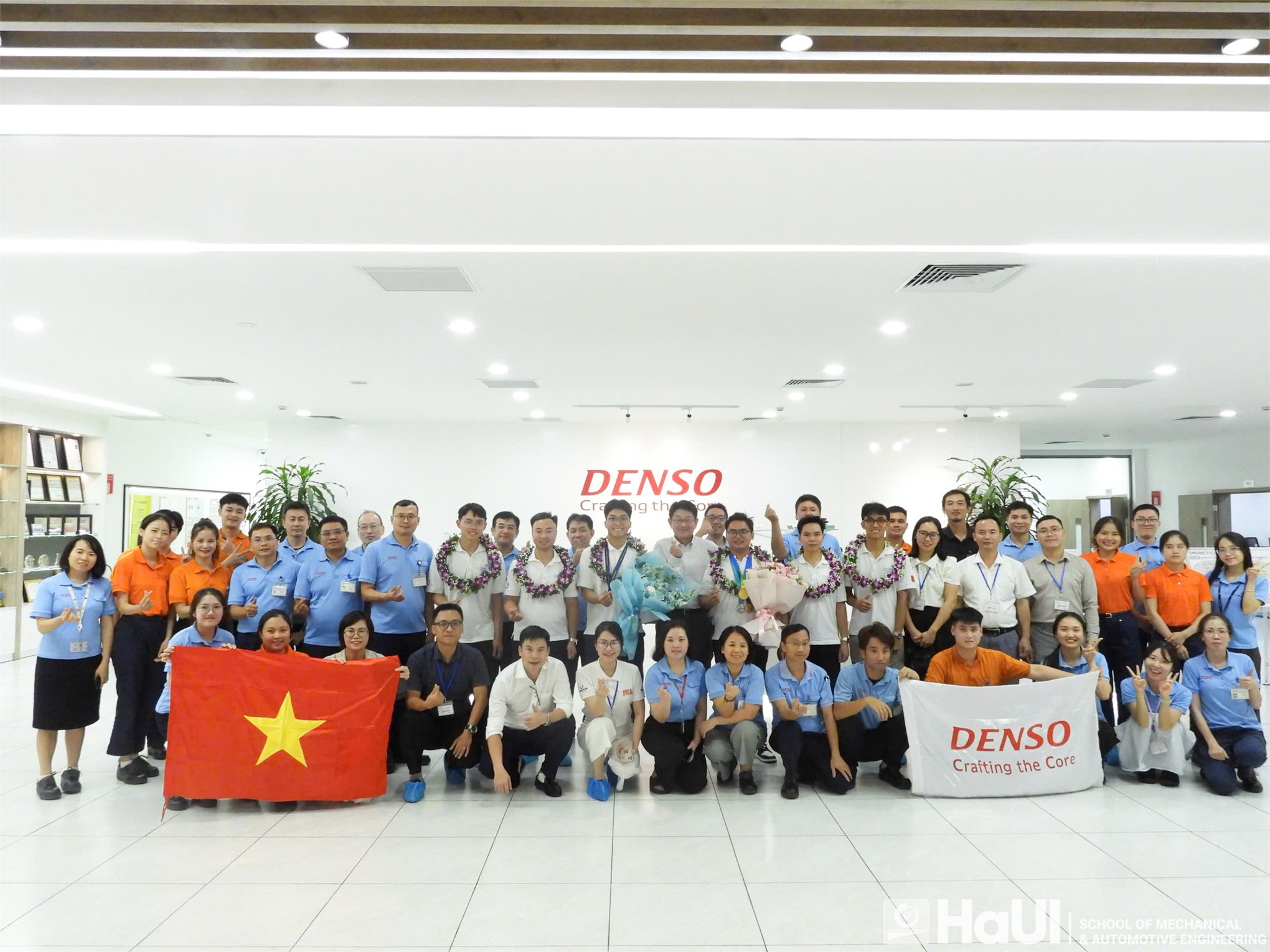 Sinh viên Trường Cơ khí – Ô tô xuất sắc giành Huy chương Kỹ năng nghề xuất sắc tại WorldSkills 2026