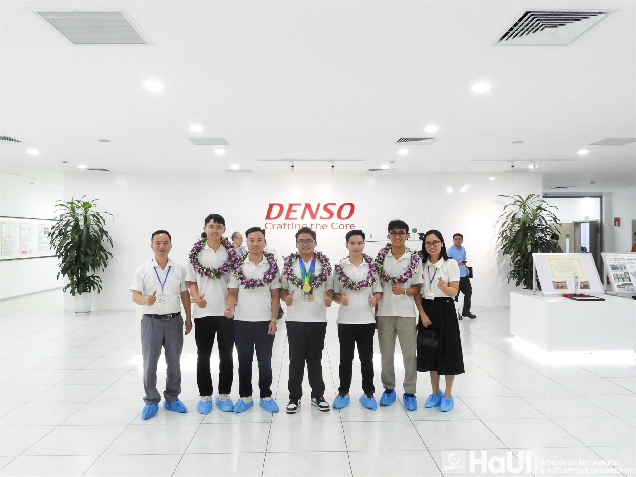 Sinh viên Trường Cơ khí – Ô tô xuất sắc giành Huy chương Kỹ năng nghề xuất sắc tại WorldSkills 2026