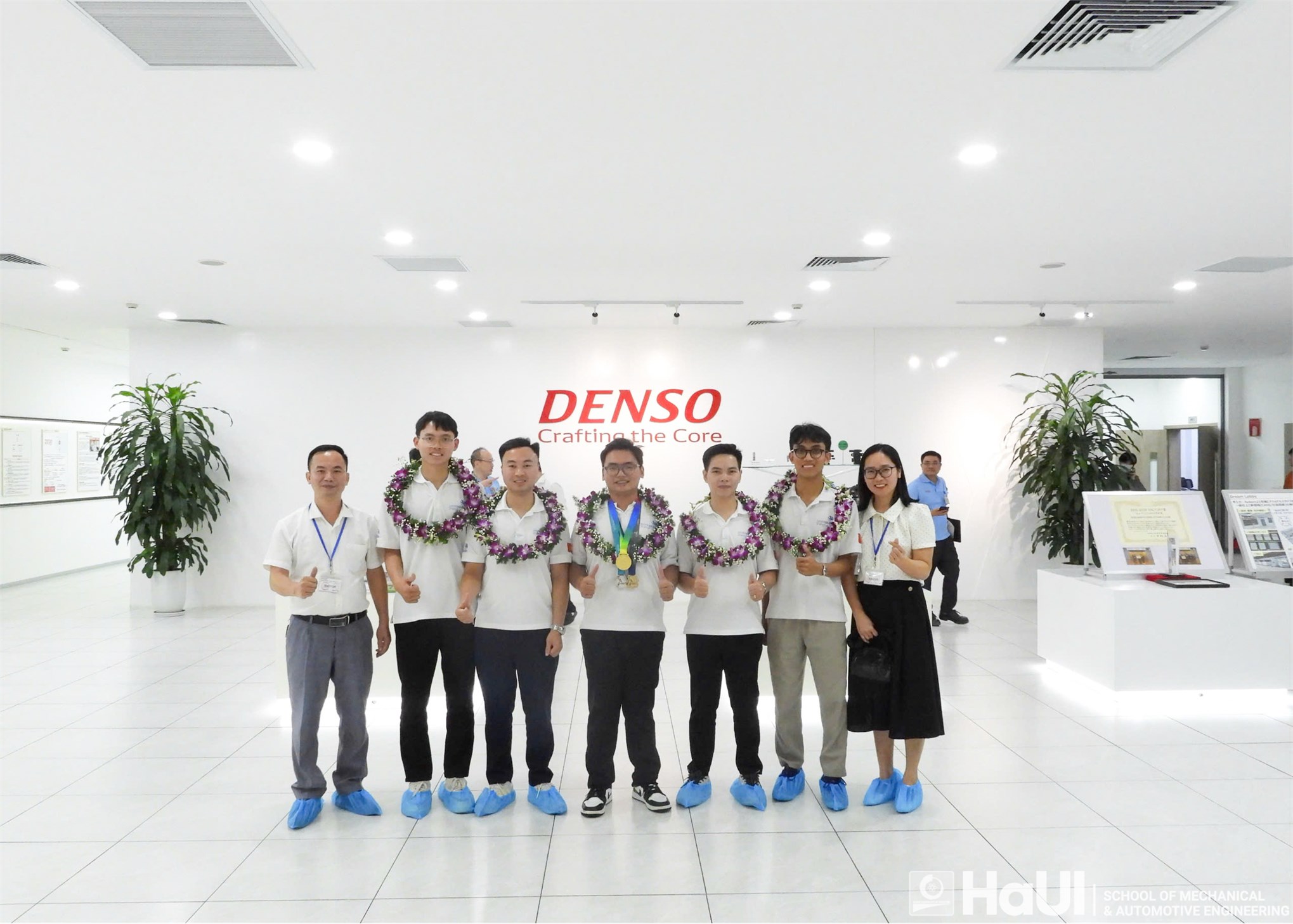 Sinh viên Trường Cơ khí – Ô tô, HaUI giành Huy chương Kỹ năng nghề xuất sắc, đạt danh hiệu Best of Nation tại WorldSkills 2026