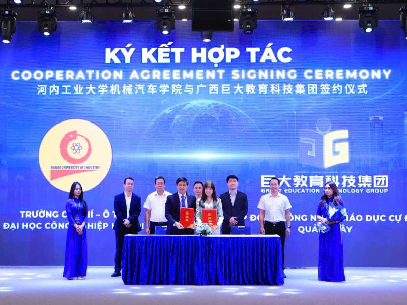 Trường Cơ khí - Ô tô, HaUI ký kết hợp tác chiến lược tại Hội nghị AI hiện thân Việt Nam lần thứ nhất: Tiên phong đột phá đào tạo nhân lực trình độ cao