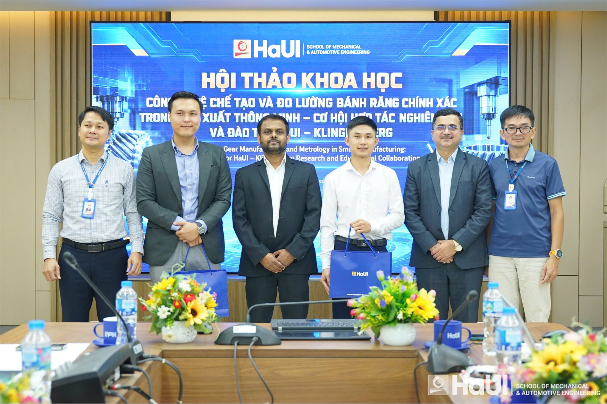 Hội thảo khoa học “Công nghệ chế tạo và đo lường bánh răng chính xác trong sản xuất thông minh – Cơ hội hợp tác nghiên cứu và đào tạo HaUI – Klingelnberg”
