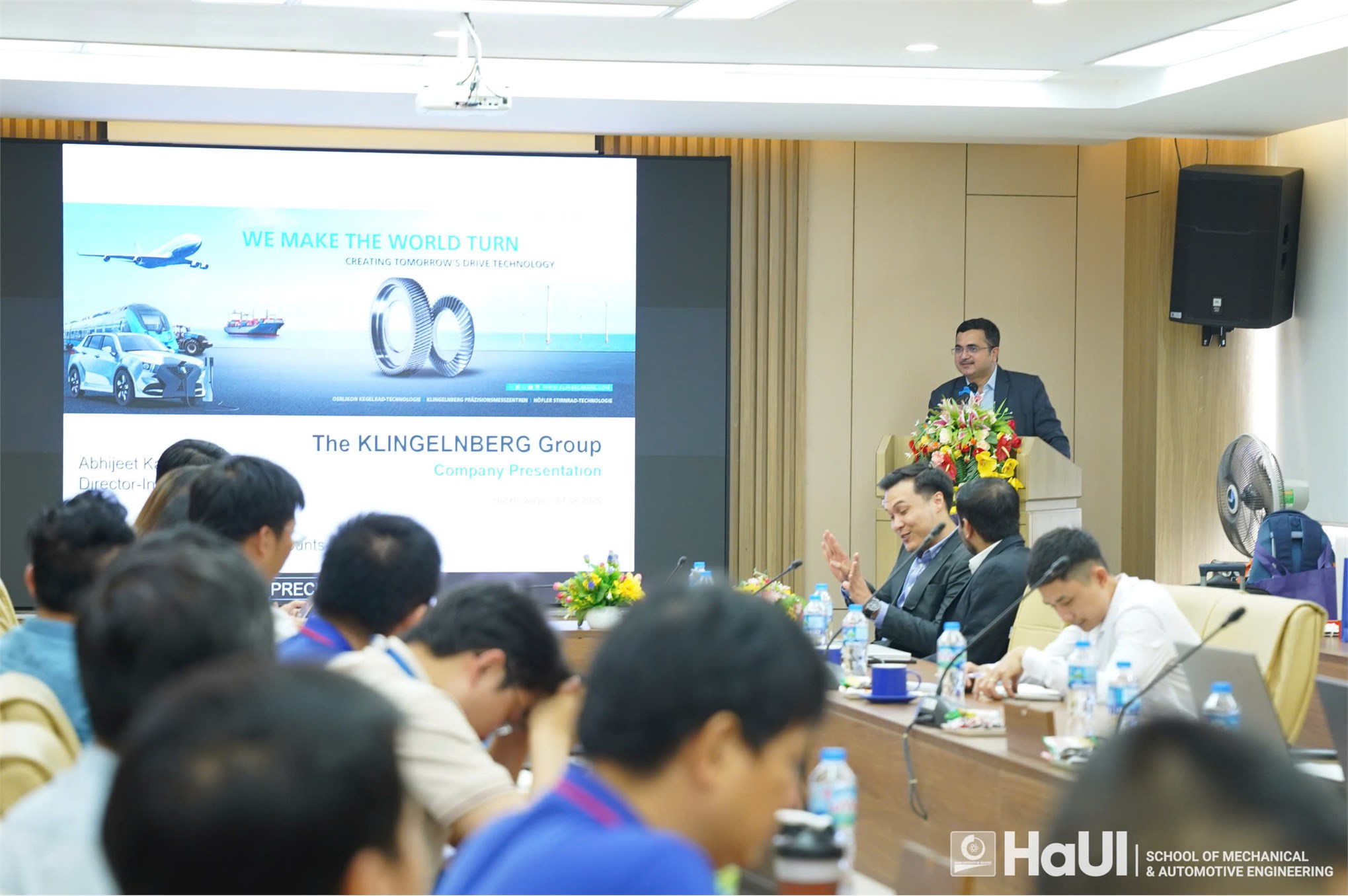 Hội thảo khoa học “Công nghệ chế tạo và đo lường bánh răng chính xác trong sản xuất thông minh – Cơ hội hợp tác nghiên cứu và đào tạo HaUI – Klingelnberg”