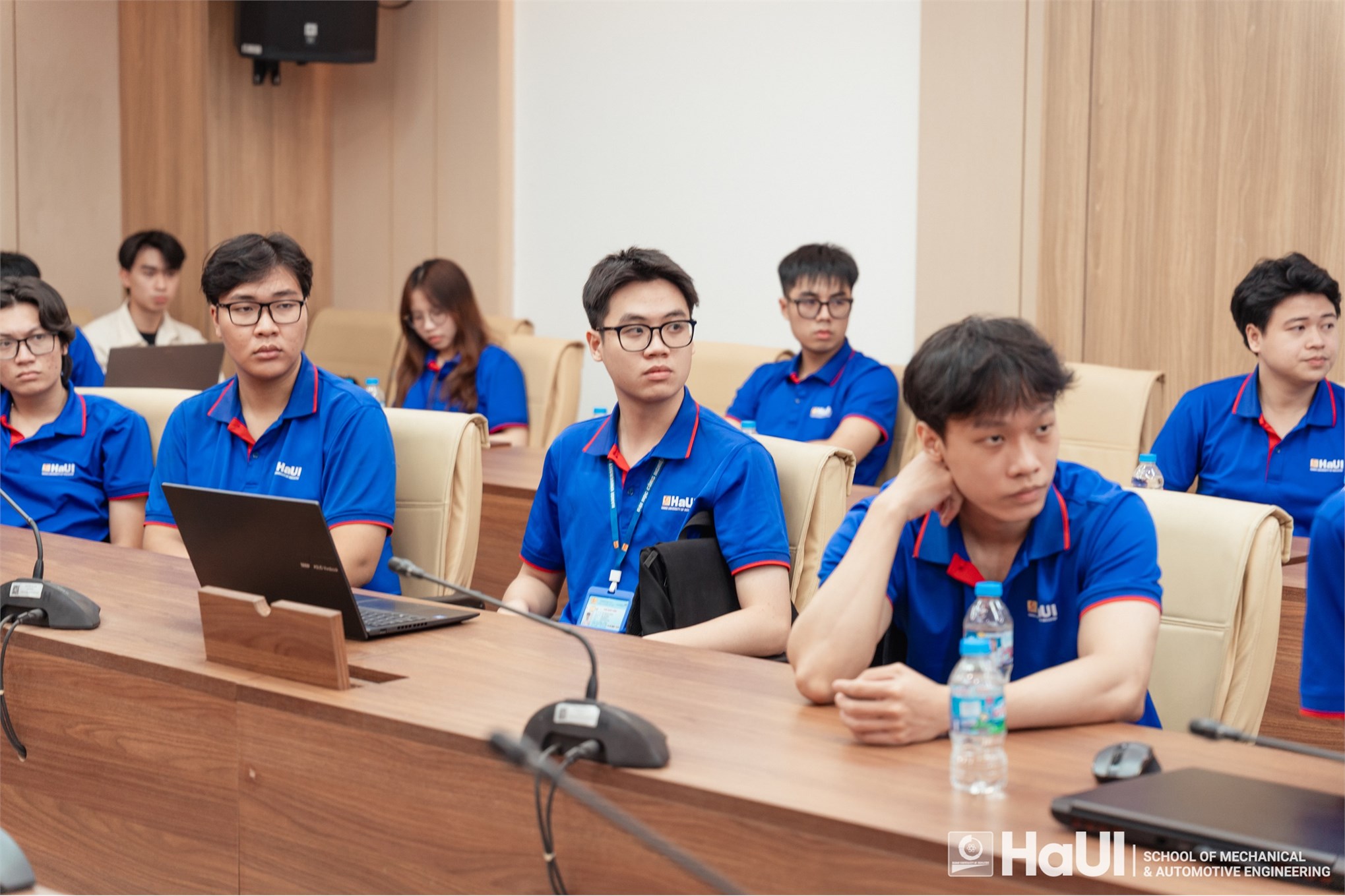 Chung kết cấp trường cuộc thi Đổi mới sáng tạo “Trí tuệ nhân tạo +” Quảng Tây năm 2026: Khởi nguồn những giải pháp AI đột phá của sinh viên Trường Cơ khí - Ô tô