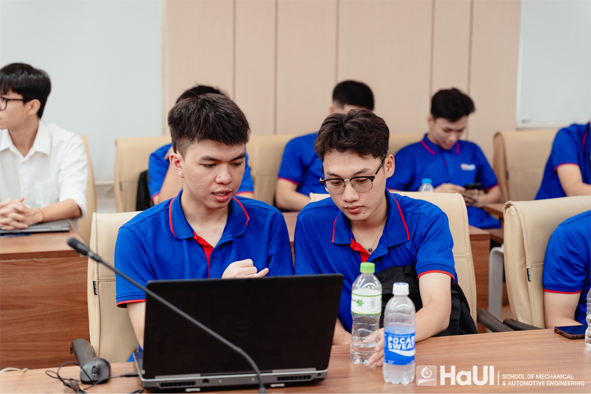 Chung kết cấp trường cuộc thi Đổi mới sáng tạo “Trí tuệ nhân tạo +” Quảng Tây năm 2026: Khởi nguồn những giải pháp AI đột phá của sinh viên Trường Cơ khí - Ô tô