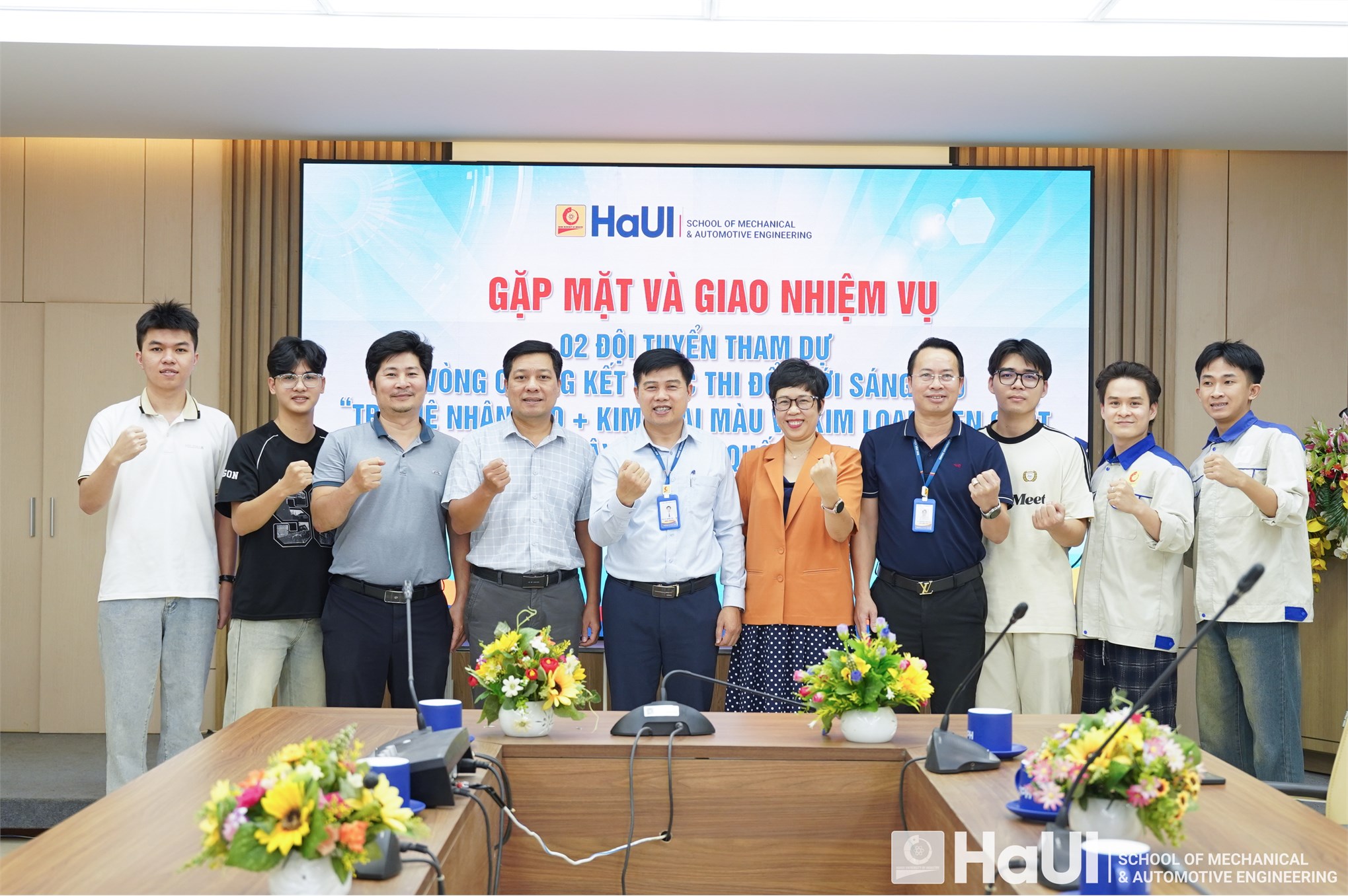 Trường Cơ khí – Ô tô gặp mặt, động viên hai đội tuyển tham gia chung kết cuộc thi AI quốc tế tại Trung Quốc