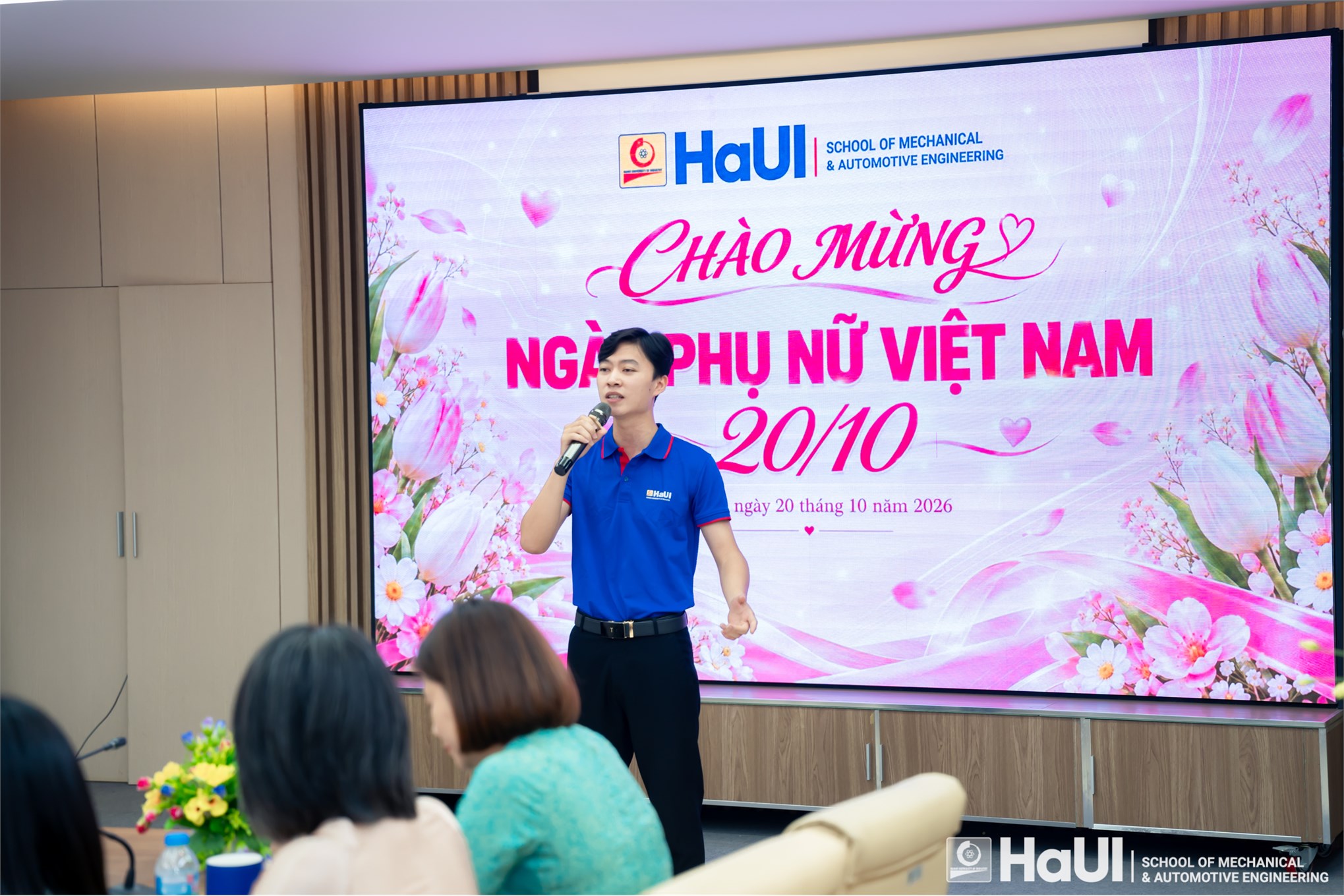 Rạng rỡ và ấm áp chương trình kỷ niệm ngày phụ nữ Việt Nam 20/10 tại Trường Cơ khí – Ô tô