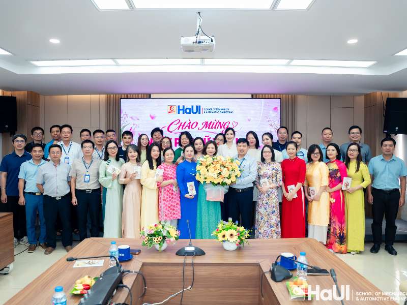 Rạng rỡ và ấm áp chương trình kỷ niệm ngày phụ nữ Việt Nam 20/10 tại Trường Cơ khí – Ô tô