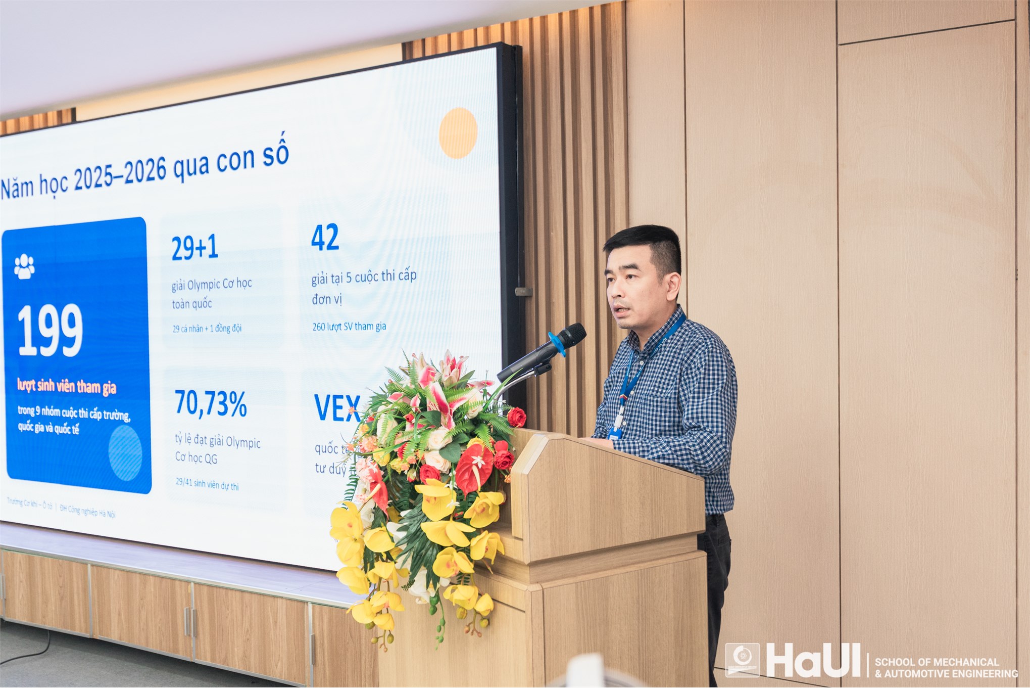 Trường Cơ khí - Ô tô tổng kết các cuộc thi sinh viên năm học 2025-2026 và phát động tham gia các cuộc thi năm học 2026-2027