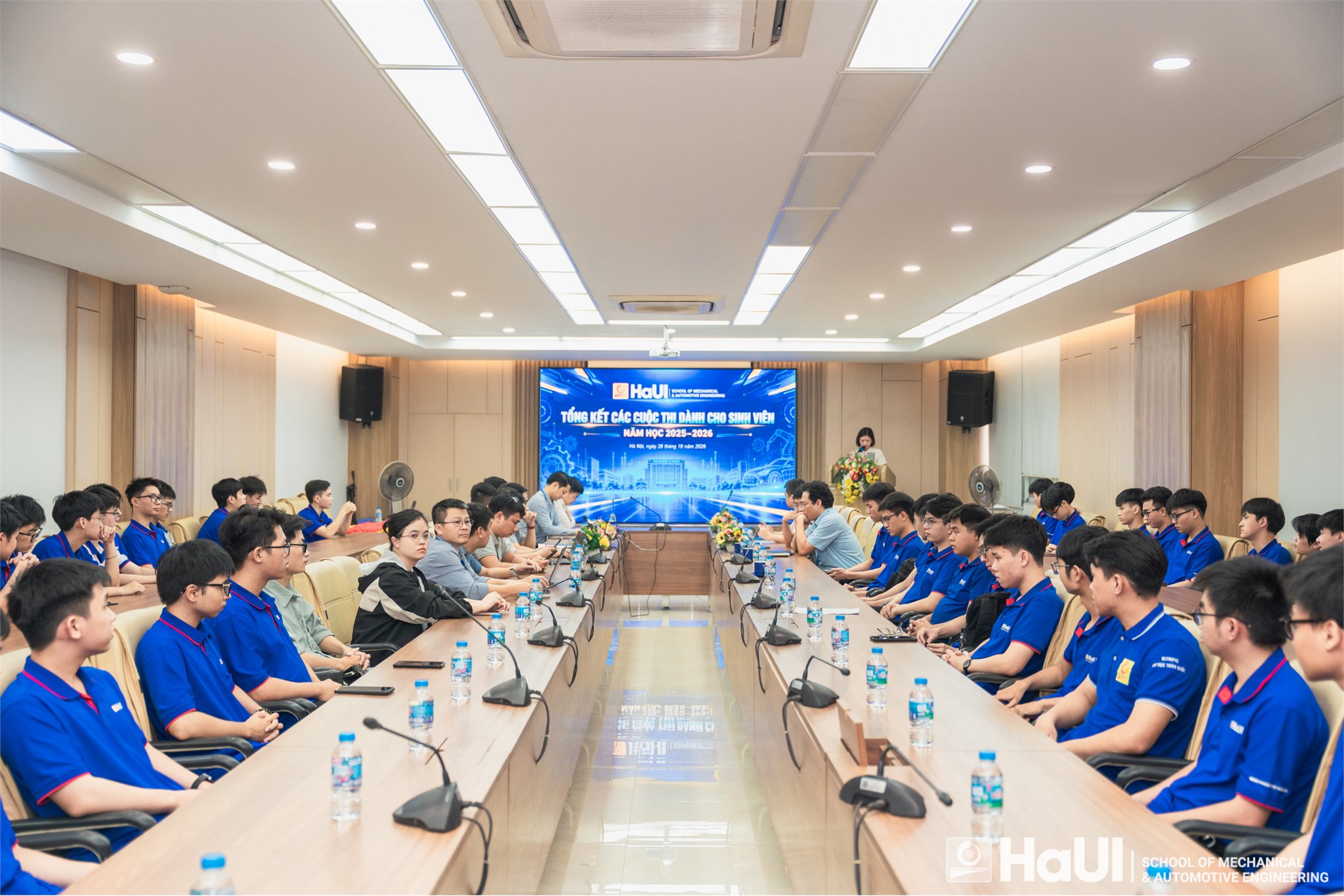 Trường Cơ khí - Ô tô tổng kết các cuộc thi sinh viên năm học 2025-2026 và phát động tham gia các cuộc thi năm học 2026-2027